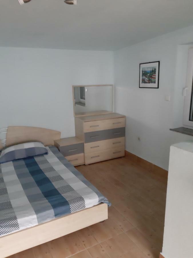 Apartments Lina Karlobag Eksteriør billede